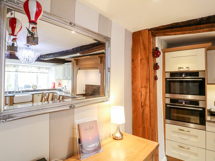 Christmas Cottage, listing photograph 6