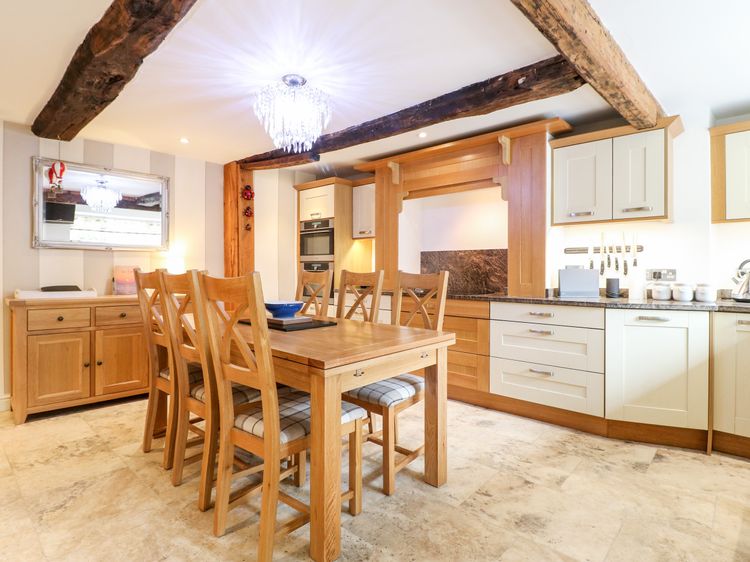 Christmas Cottage, listing photograph 9