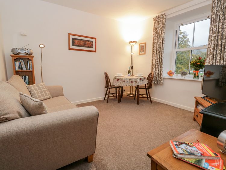 Oak View, listing photograph 4