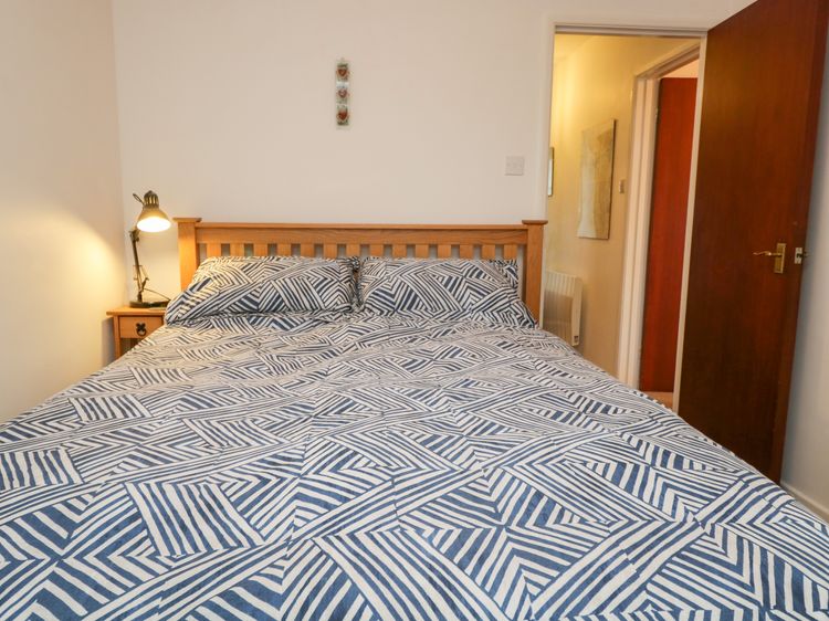 Oak View, listing photograph 12