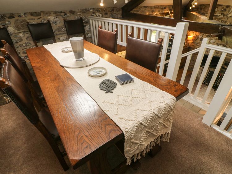 Nuthatch Cottage, listing photograph 8
