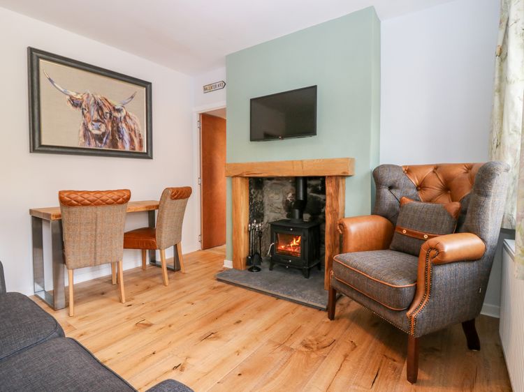 Gairnlea Cottage, listing photograph 3