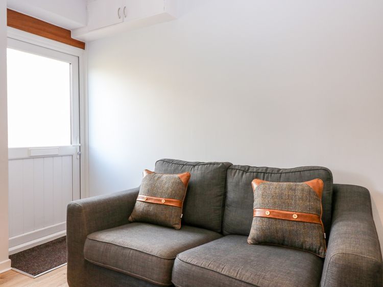 Gairnlea Cottage, listing photograph 4