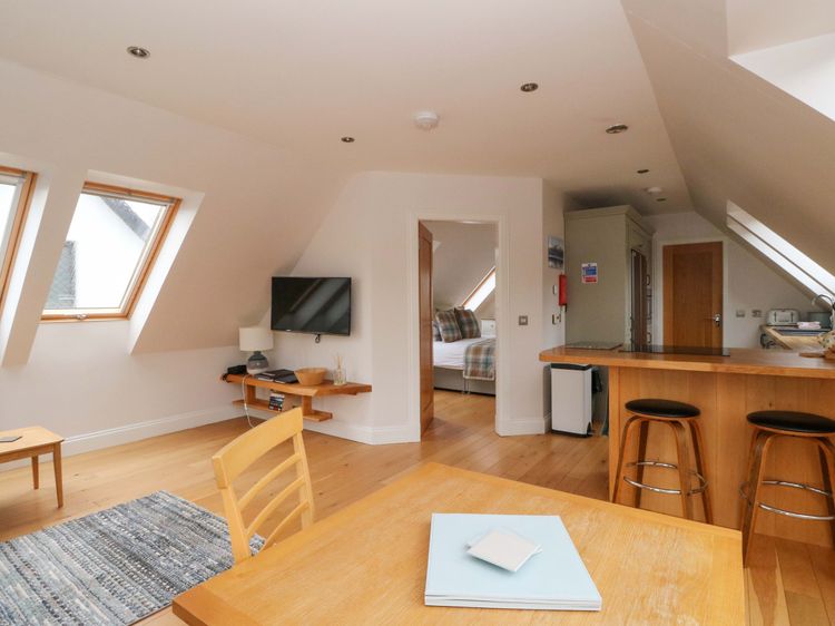The Apartment, listing photograph 11
