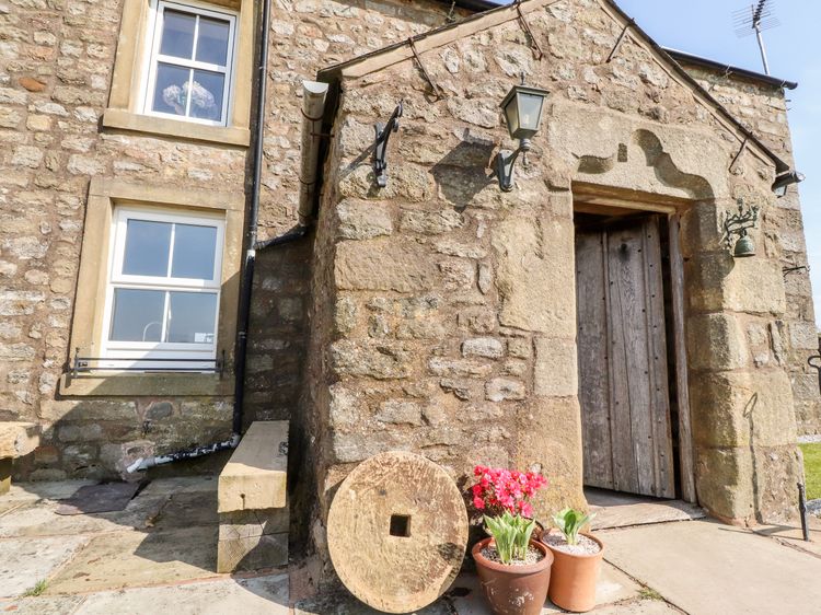 Moss Side Retreat, listing photograph 2