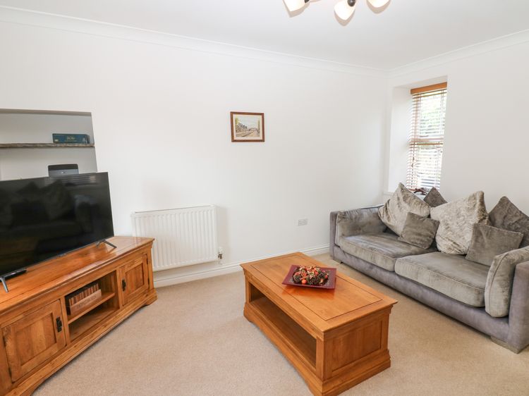 2 Eden Lodge, listing photograph 2