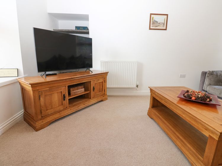 2 Eden Lodge, listing photograph 3