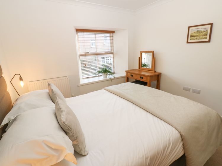 2 Eden Lodge, listing photograph 12