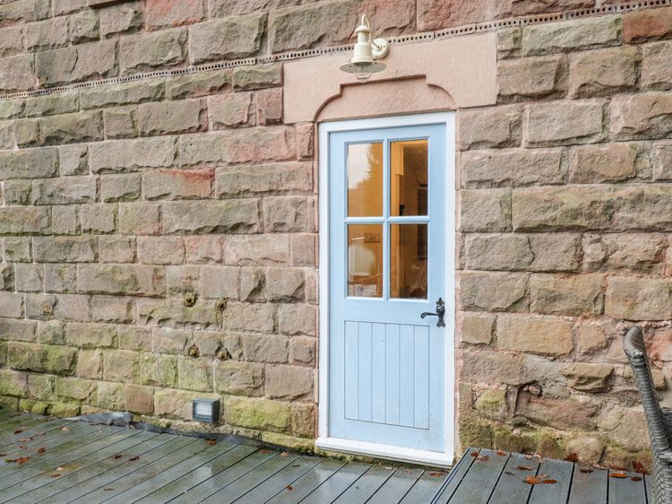Horton Lodge Boathouse, listing photograph 2