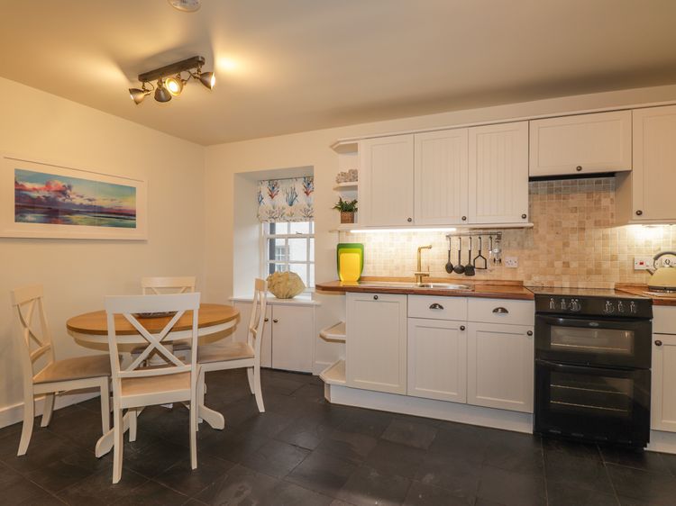 Lydia Cottage - Cromarty, listing photograph 8
