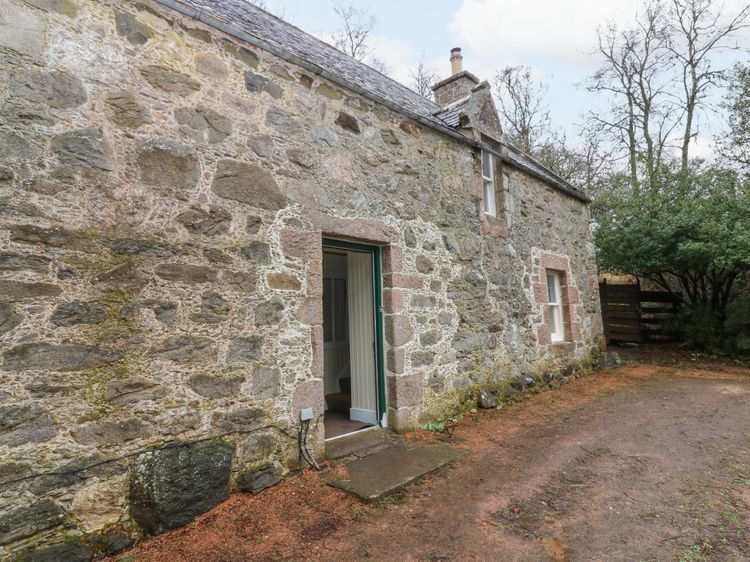 North Mains Cottage - Craigievar Castle, listing photograph 5