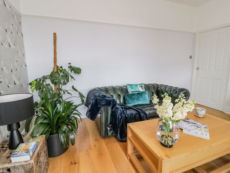 18 Tyn Celyn, listing photograph 6