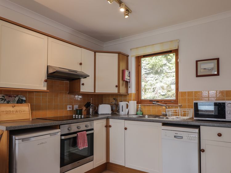 Boatman's Cottage, listing photograph 3
