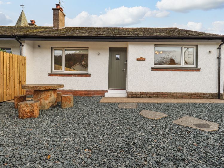 Woodview, listing photograph 2