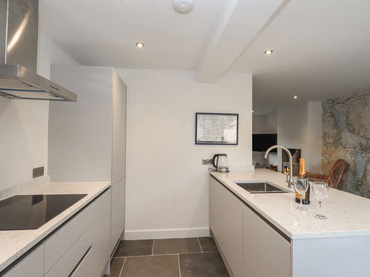 Woodview, listing photograph 12