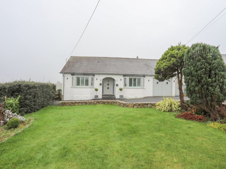 Tyddyn Glas, listing photograph 2