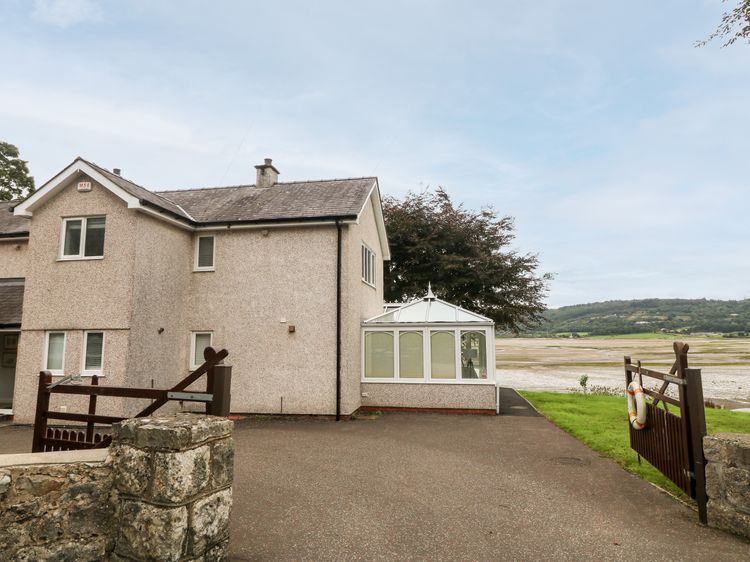 Porth Llongdy Uchaf, listing photograph 3