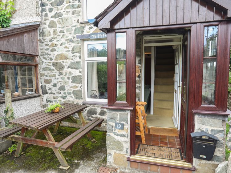 Pen Dinas, listing photograph 2