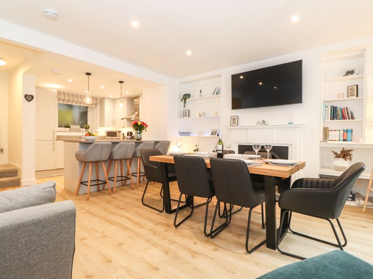 The Bay Cottage, listing photograph 11