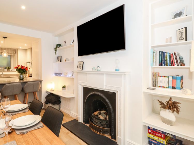 The Bay Cottage, listing photograph 12
