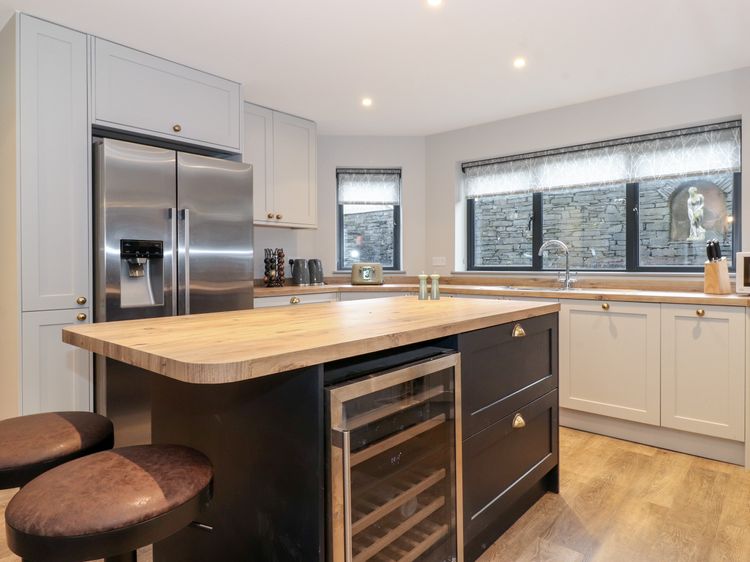 Garth Hill House, listing photograph 8