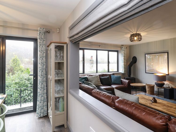 Garth Hill House, listing photograph 7