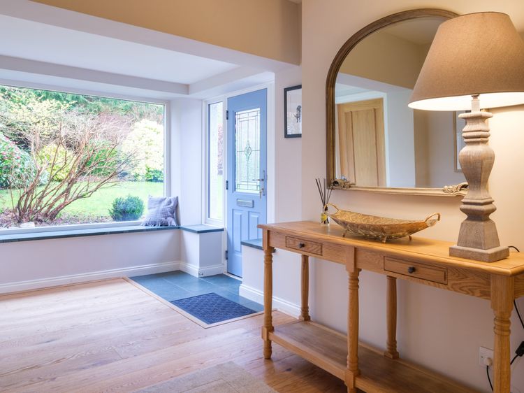 Scarsdale, listing photograph 3