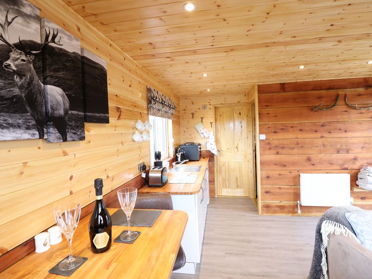 Stag Lodge Pod, listing photograph 8