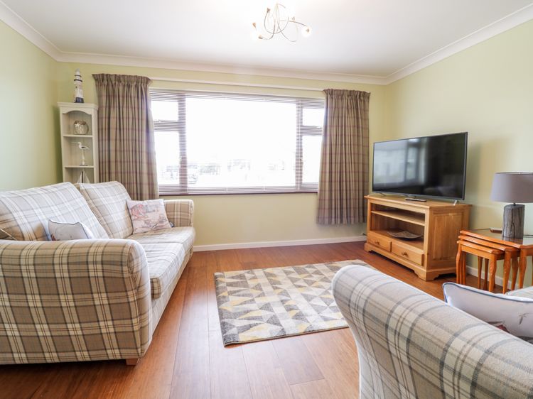 Rhos Deiniol, listing photograph 2