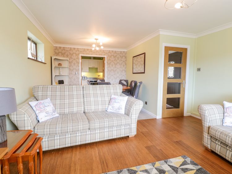 Rhos Deiniol, listing photograph 4