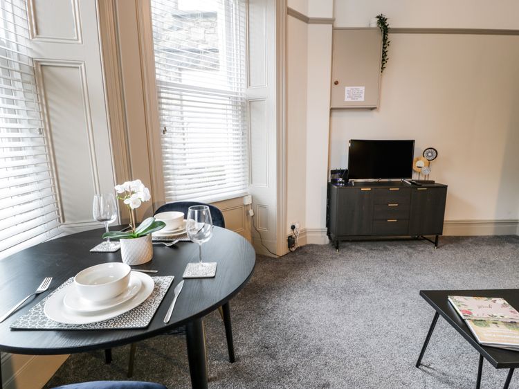Sapphire Suite, listing photograph 8