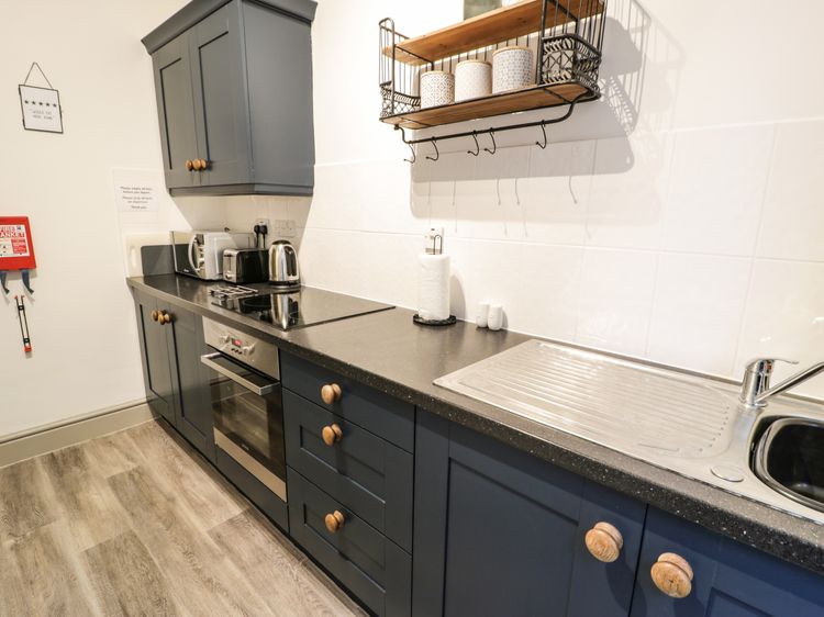 Sapphire Suite, listing photograph 11