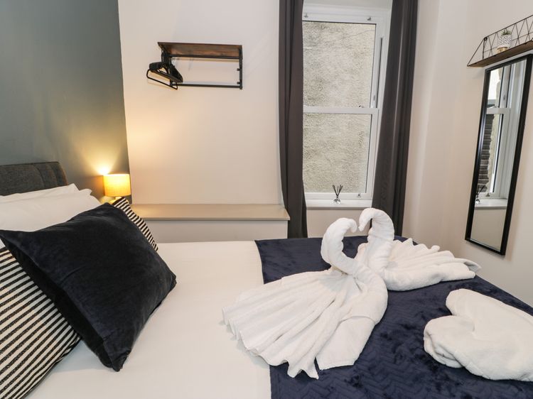 Sapphire Suite, listing photograph 12