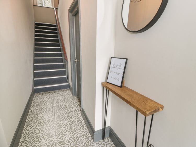 Rose Suite, listing photograph 3