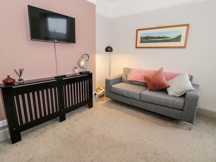 Rose Suite, listing photograph 5