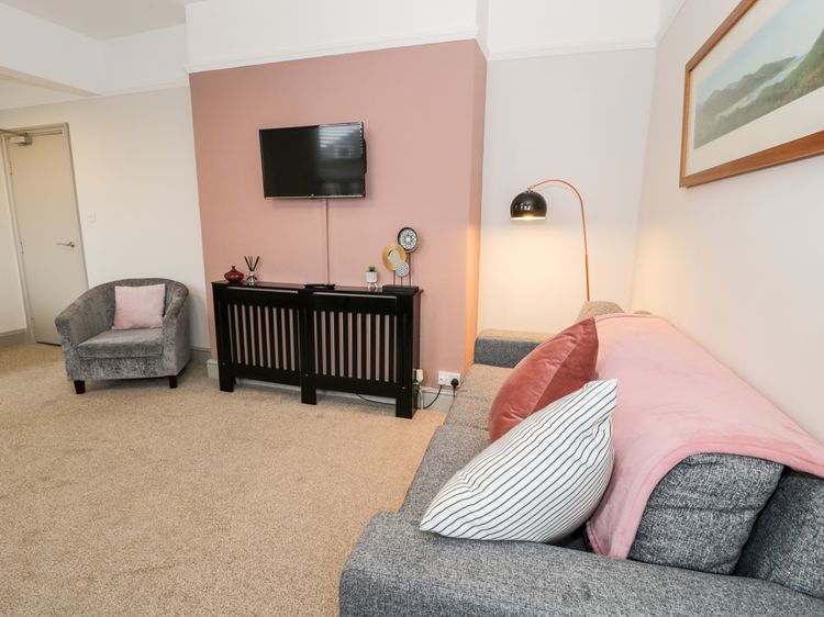 Rose Suite, listing photograph 4