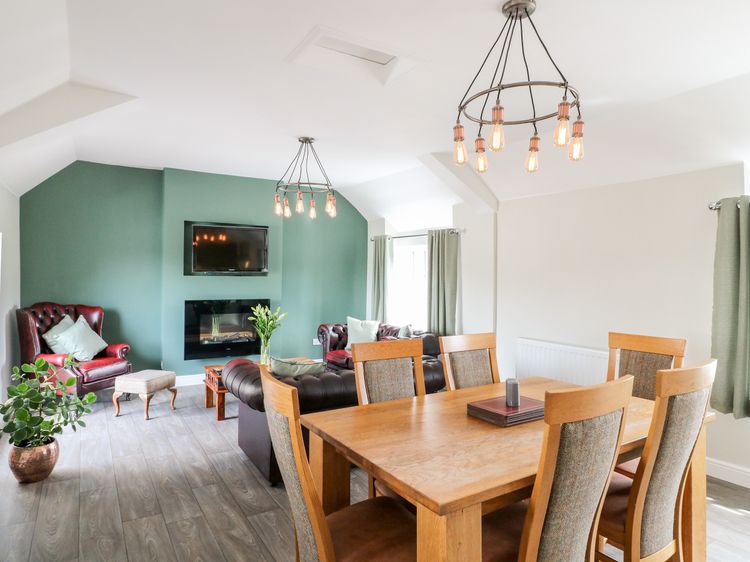The Loft at The George, listing photograph 4