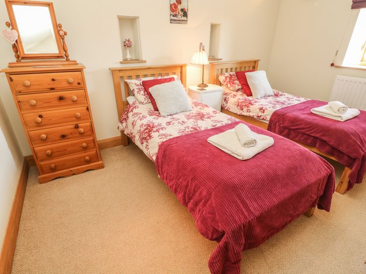 Old Hall Byre, listing photograph 12