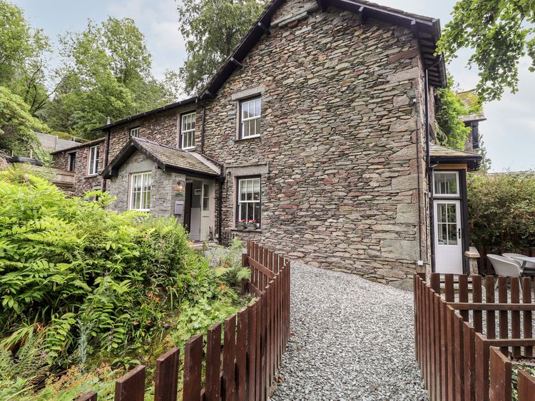 Eller Close House, listing photograph 2