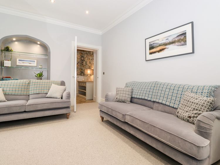 Eller Close House, listing photograph 5