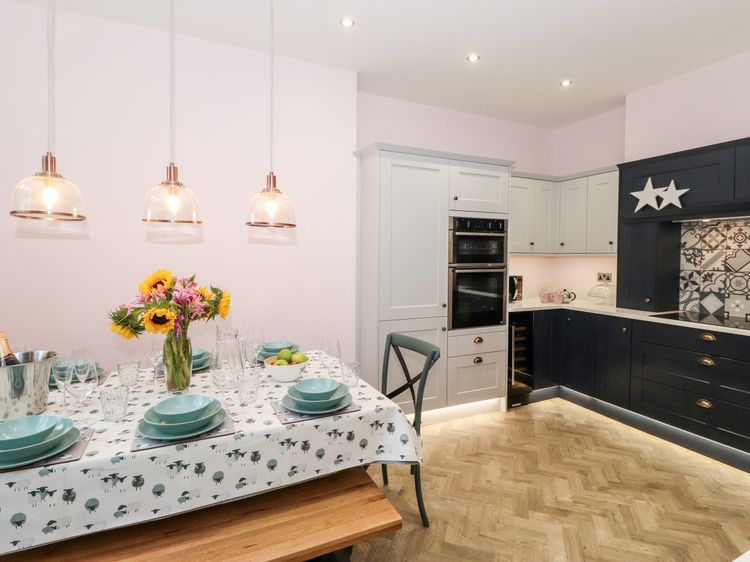 Eller Close House, listing photograph 10