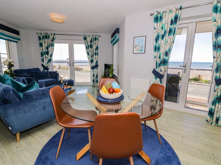 Ocean View Apartment, listing photograph 3