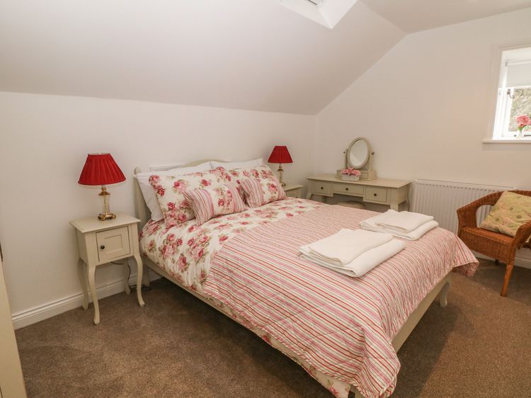 Chestnut Cottage, listing photograph 12