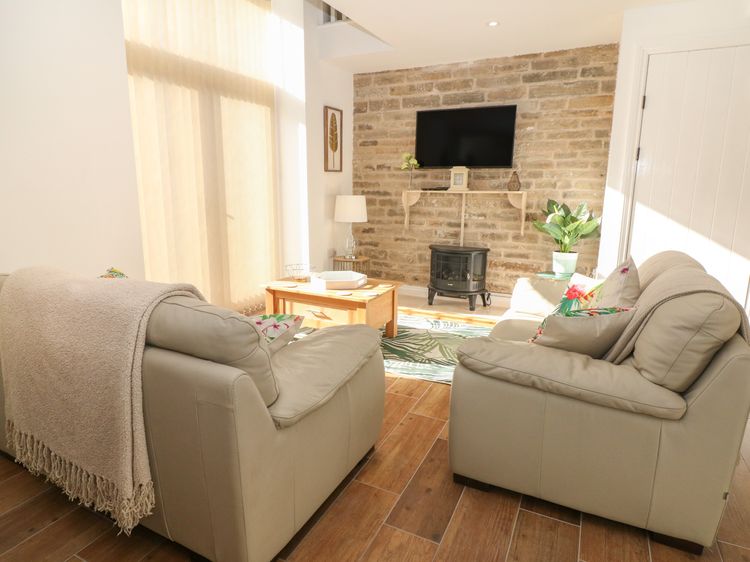 Holly Cottage, listing photograph 3