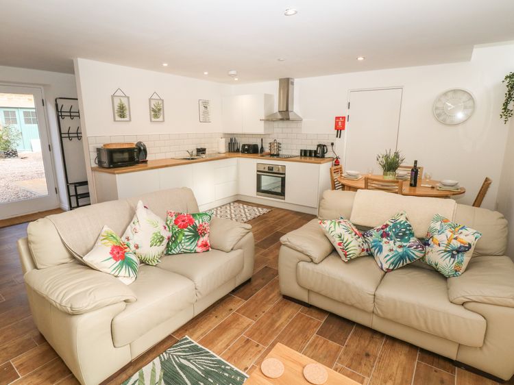 Holly Cottage, listing photograph 4