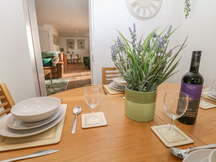 Holly Cottage, listing photograph 7