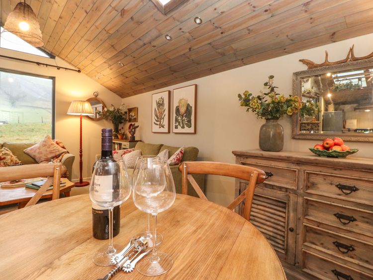The Badger's Shack, listing photograph 9