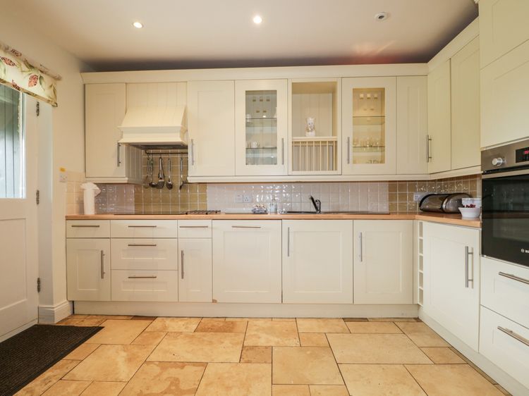 Glen Cottage, listing photograph 12