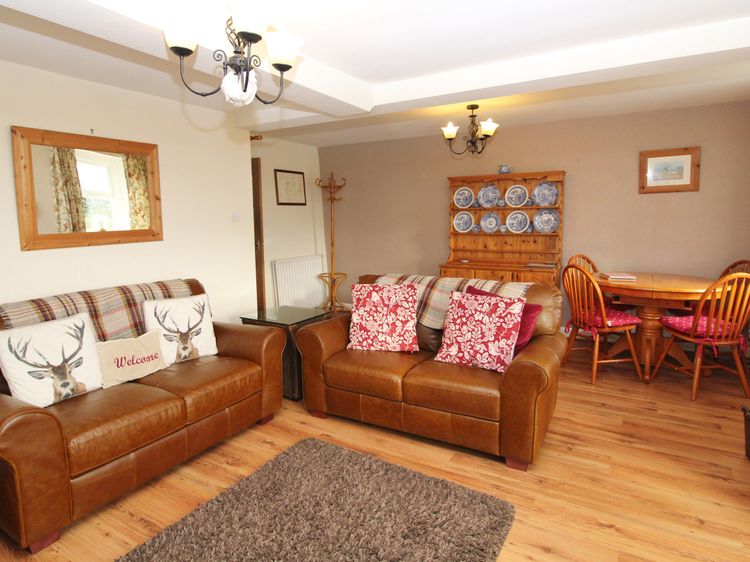 2 Mellfell View, listing photograph 4