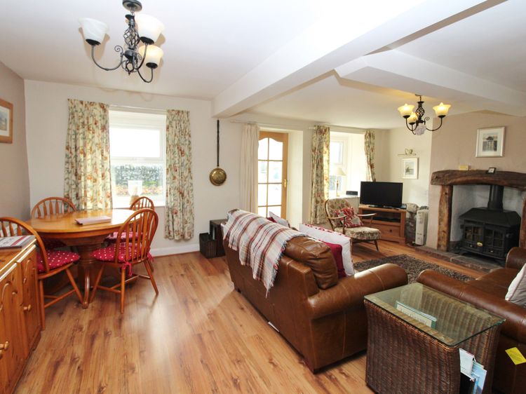 2 Mellfell View, listing photograph 3